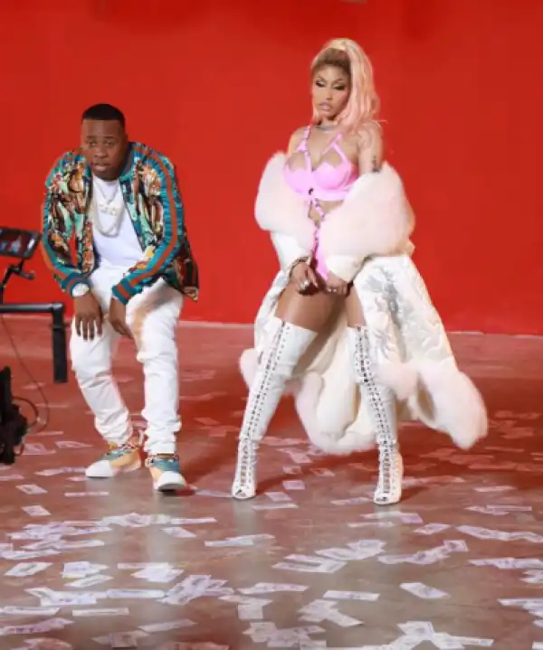 Nicki Minaj Looks Sexy In Her 
